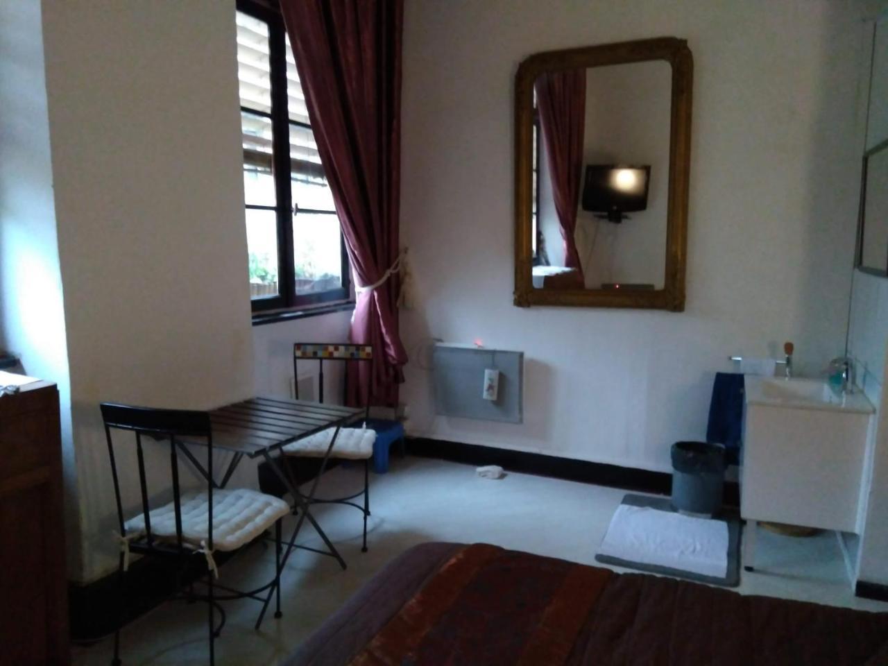 Chambres Les Soyeuses Лион Екстериор снимка