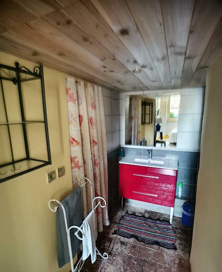 Chambres Les Soyeuses Лион Екстериор снимка